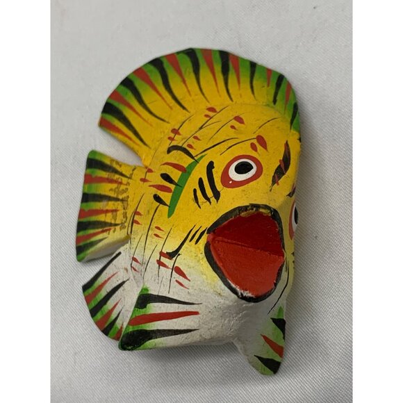 1980s 3 PC Tropical Fish Colorful Wood Hand Carved Painted Free Standing - Picture 4 of 11